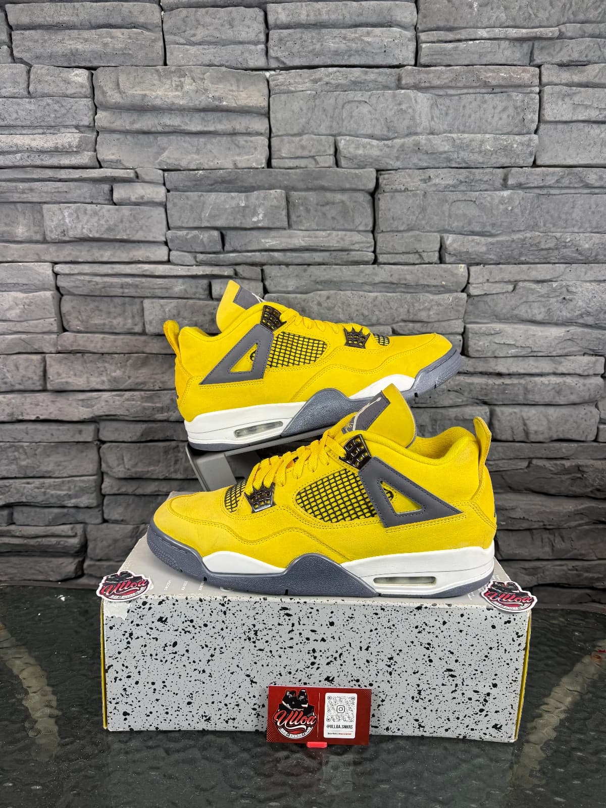 jordan retro 4 “ligthing”