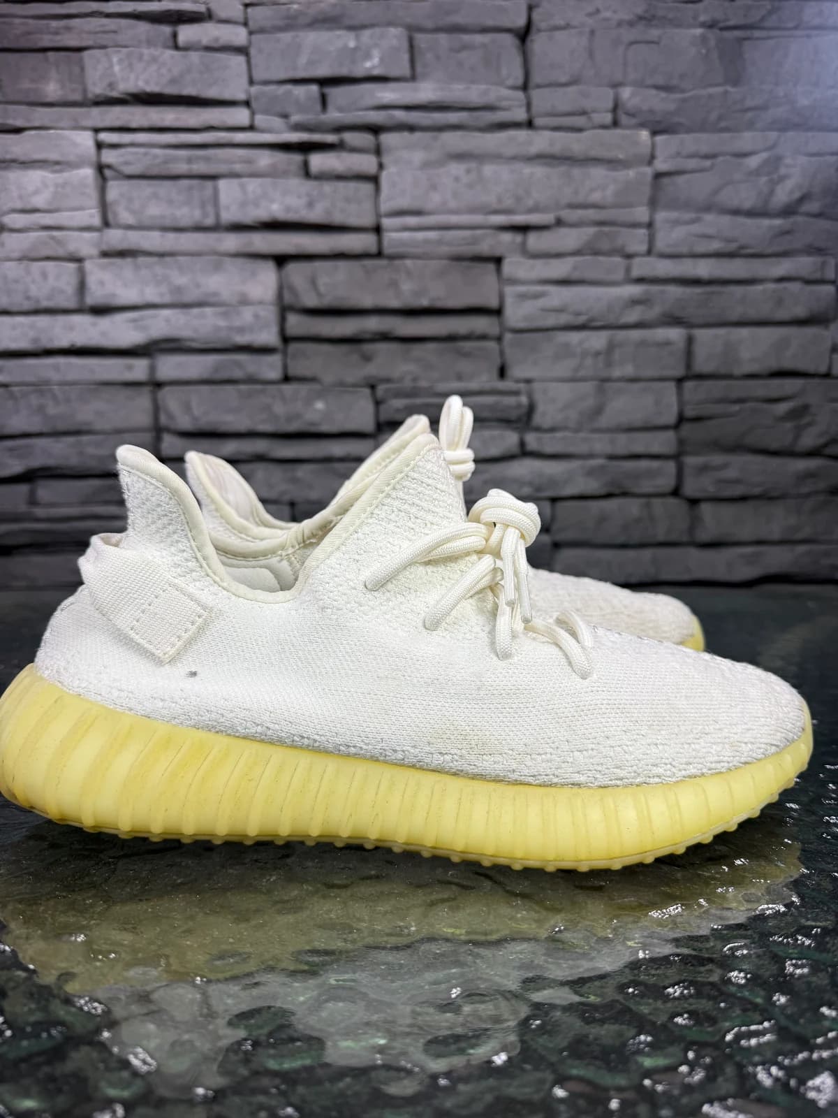 Yeezy 350 v2 cream