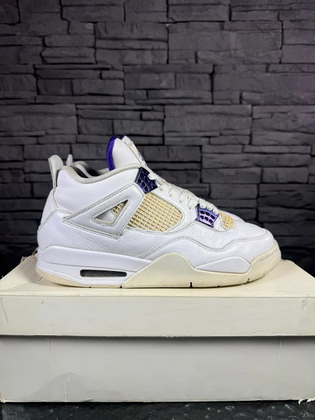 Jordan retro 4 metallic purple