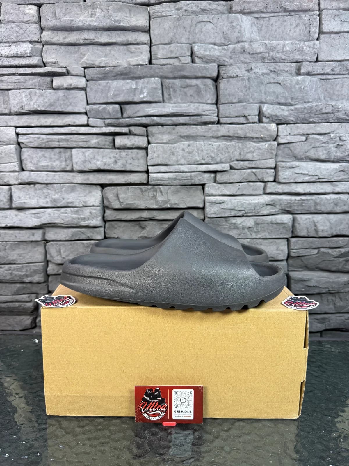 Adidas yeezy slide “onyx”