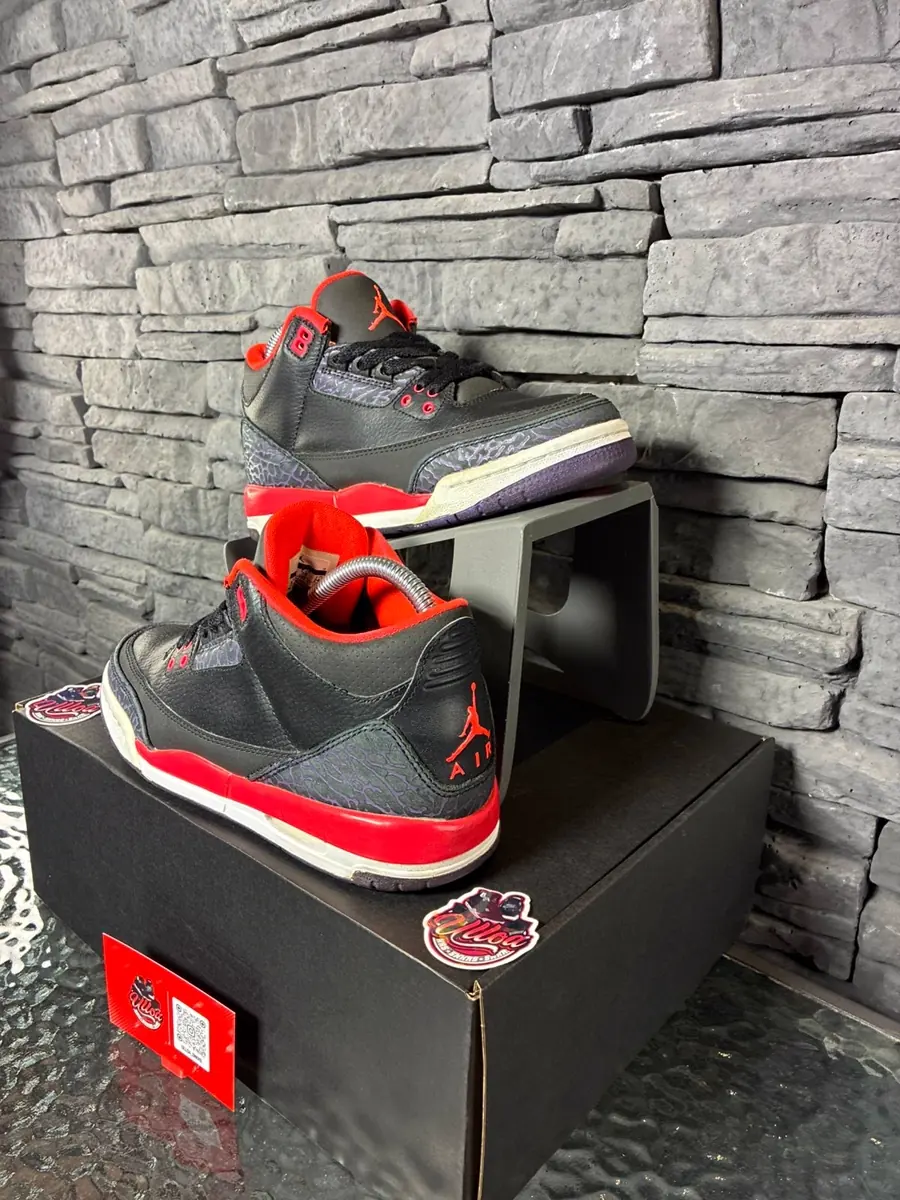 Jordan 3 Retro "Crimson" 3